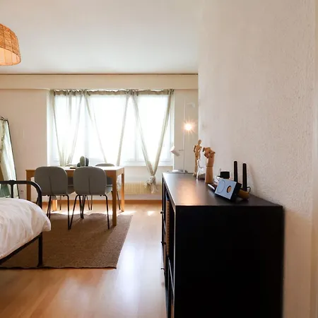 Cozy With Easy Access To * Bern
