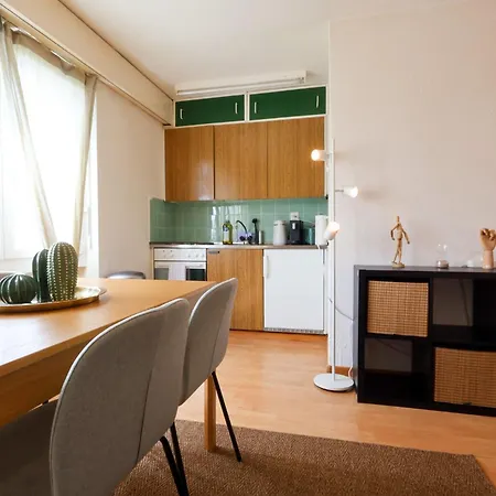 Apartment Cozy With Easy Access To *